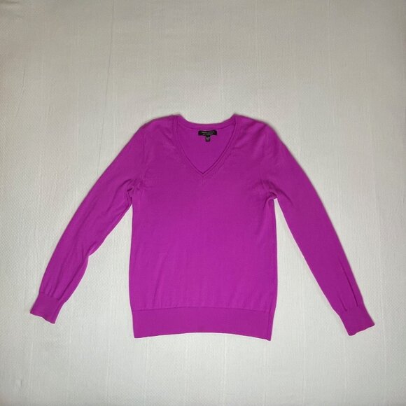 Banana Republic Magenta 100% Merino Wool Sweater – Size Medium - Picture 2 of 8